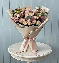Букет цветов из:  Розы и Лизиантусы в Кинель-Черкассы