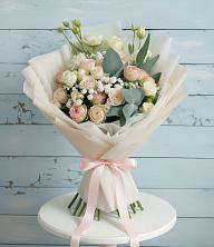 Букет цветов из:  Розы и Лизиантусы в Кинель-Черкассы