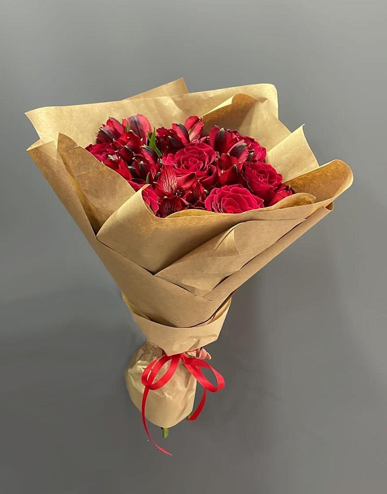 Букет цветов из: Альстромерии и Розы в Кинель-Черкассы