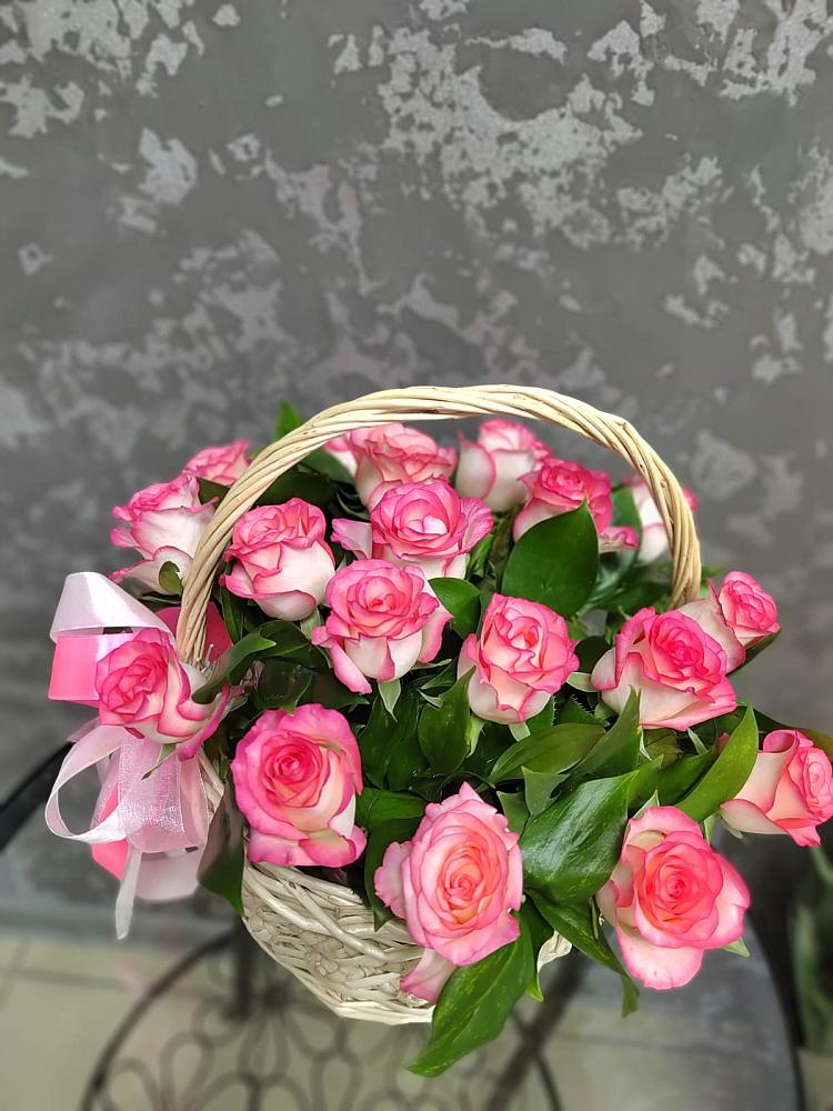 Цветочная композиция из Розы в корзине в Кинель-Черкассы