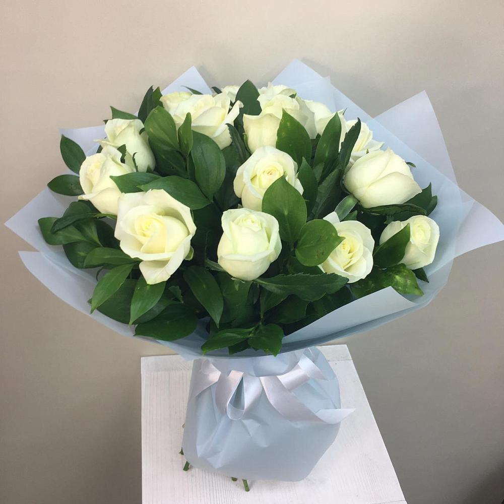 Букет 15 Белых роз Проуд в Кинель-Черкассы