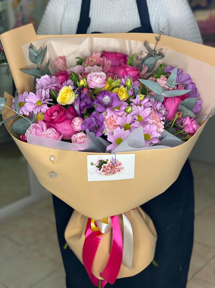 Букет цветов из: Хризантемы, Гвоздики и Альстромерии в Кинель-Черкассы