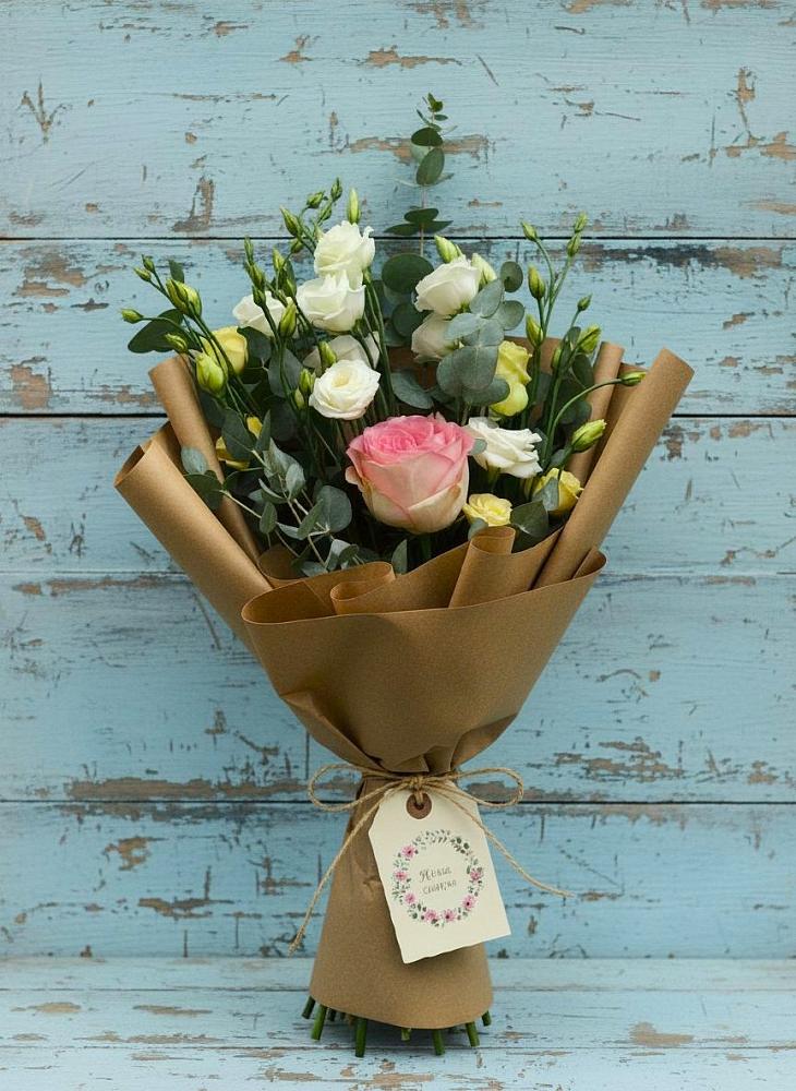 Букет цветов из: Розы и Лизиантусы в Кинель-Черкассы