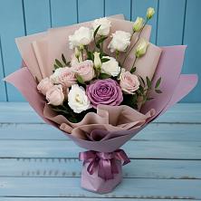 Букет цветов из:  Розы и Лизиантусы в Кинель-Черкассы