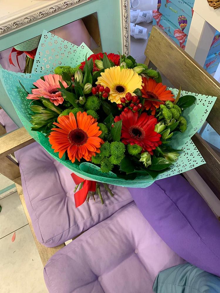 Букет цветов из: Герберы, Хризантемы и Альстромерии в Кинель-Черкассы