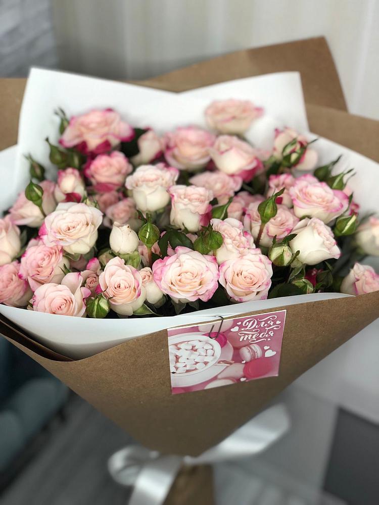 Букет цветов из: Розы в Кинель-Черкассы