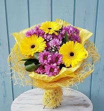 Букет цветов из:  Хризантемы и Герберы в Кинель-Черкассы