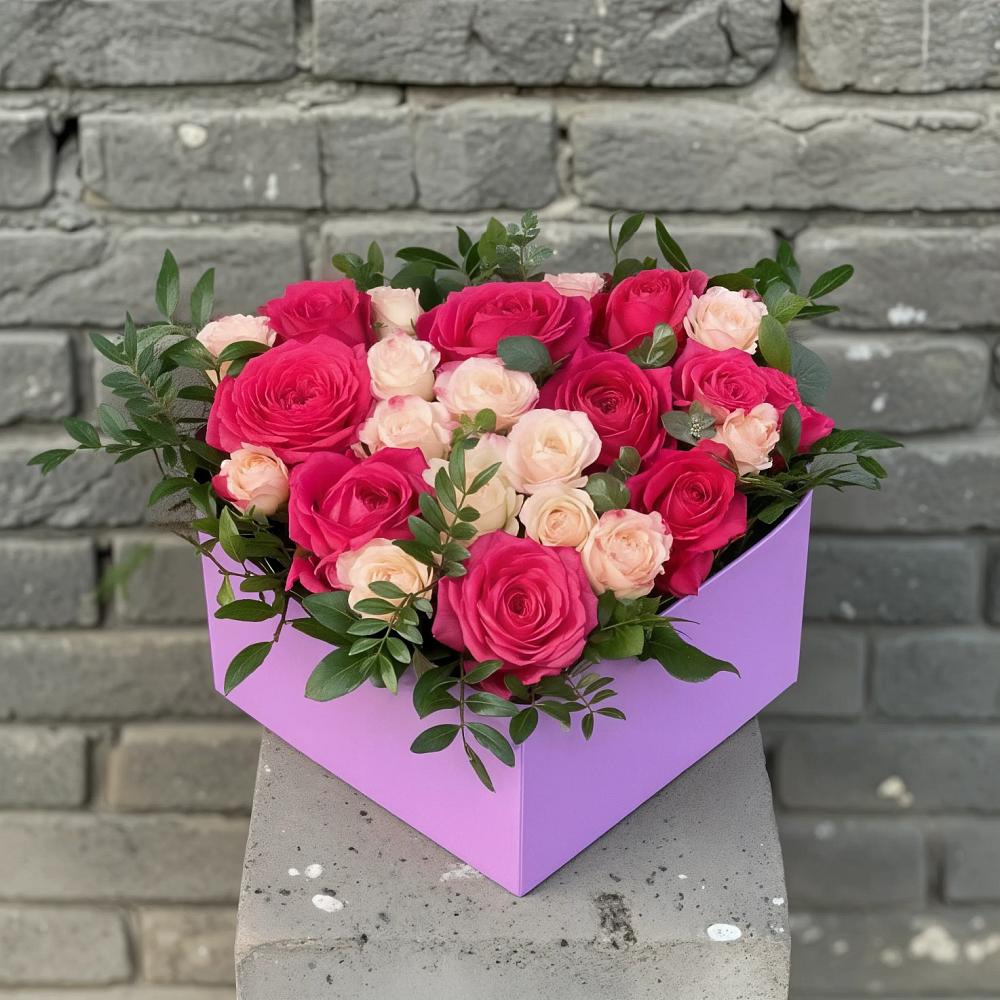 Цветочная композиция из Розы в коробке в Кинель-Черкассы