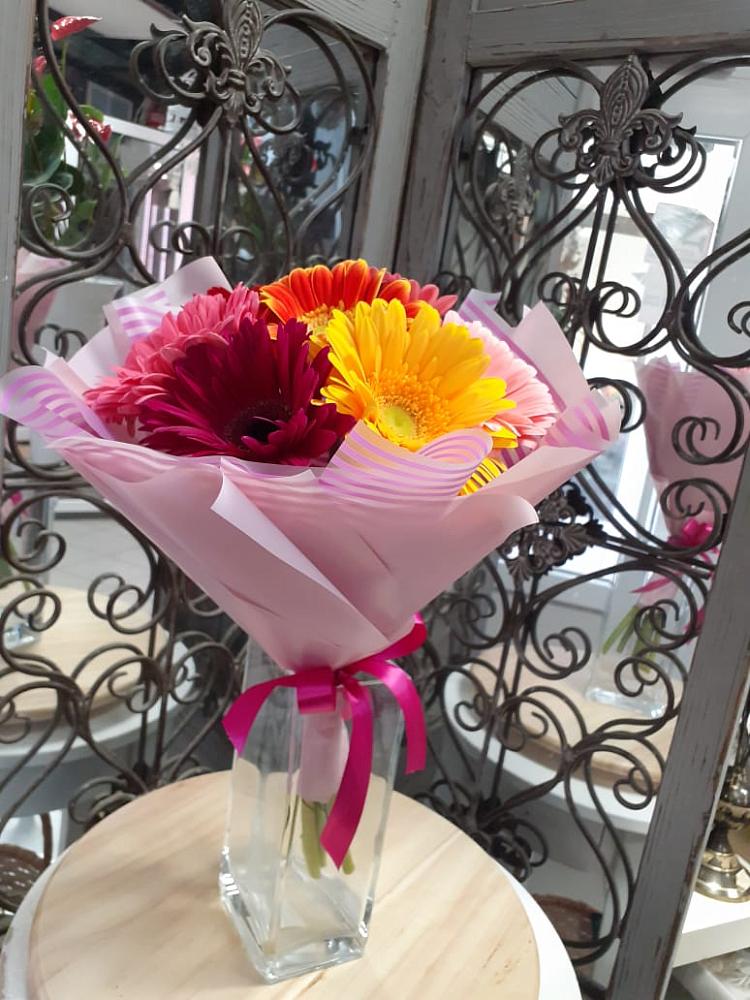 Букет цветов из: Герберы в Кинель-Черкассы