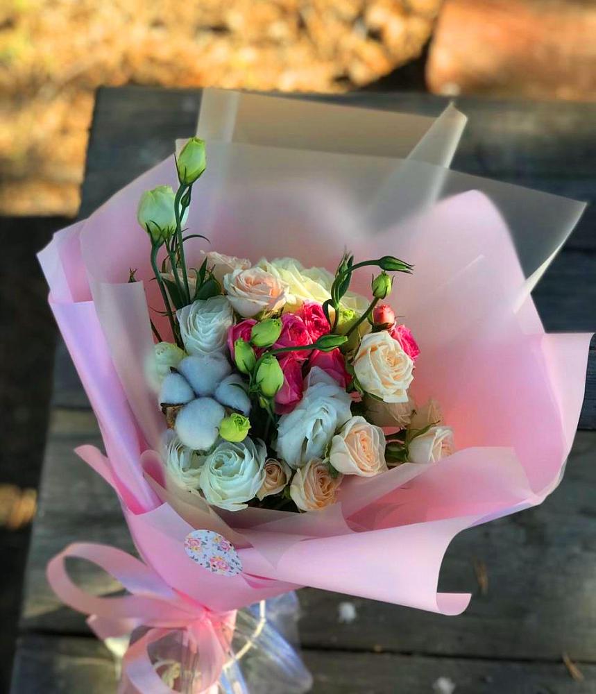 Букет цветов из: Розы и Лизиантусы в Кинель-Черкассы