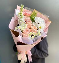 Букет цветов из:  Хризантемы и Розы в Кинель-Черкассы