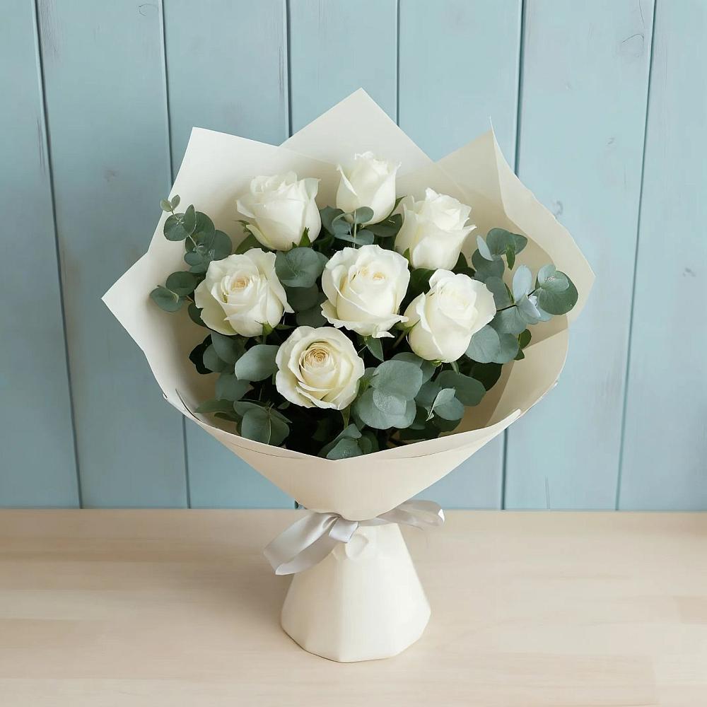 Букет Белые розы в Эвкалипте в Кинель-Черкассы