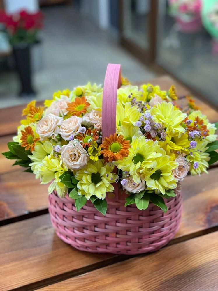 Цветочная композиция из Хризантемы и Розы в корзине в Кинель-Черкассы