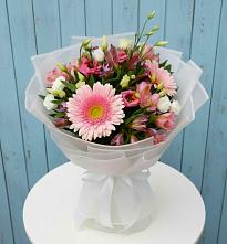 Букет цветов из:  Герберы, Альстромерии и Лизиантусы в Кинель-Черкассы