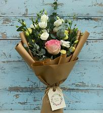 Букет цветов из:  Розы и Лизиантусы в Кинель-Черкассы