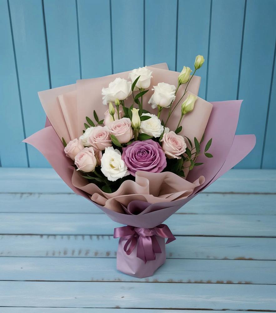 Букет цветов из: Розы и Лизиантусы в Кинель-Черкассы